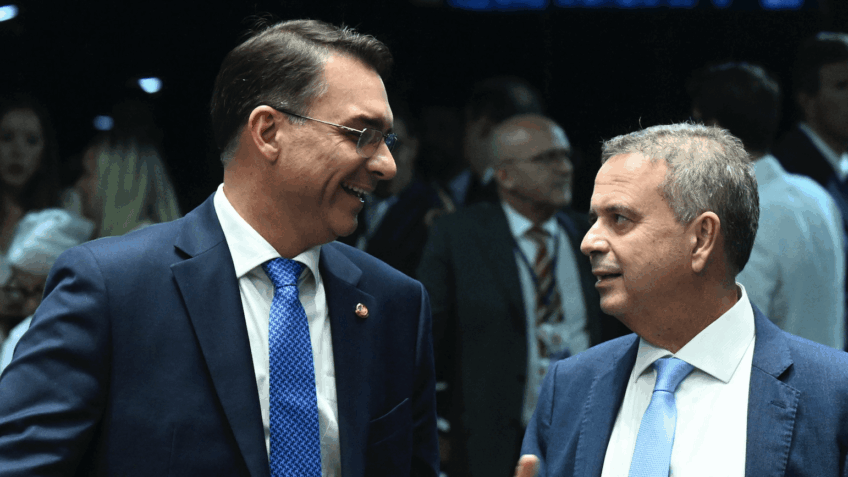 Rogério Marinho (direita) é o coordenador da campanha de Flávio Bolsonaro à Presidência