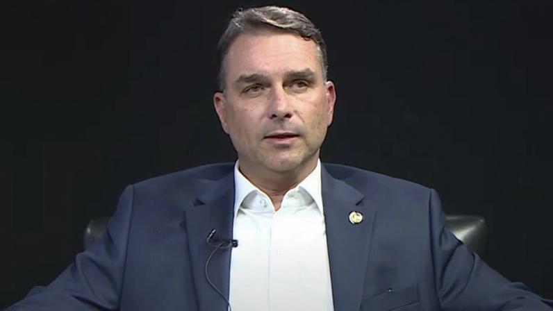 Flávio participa ao vivo de lançamento de pré-candidaturas do PL em SC