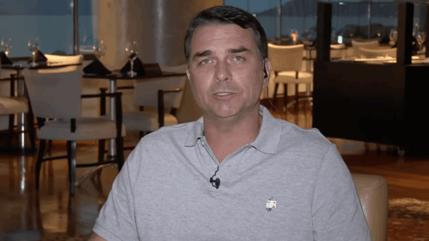 Flávio afirmou ainda que o pai, Bolsonaro, terá o cargo que quiser em seu governo