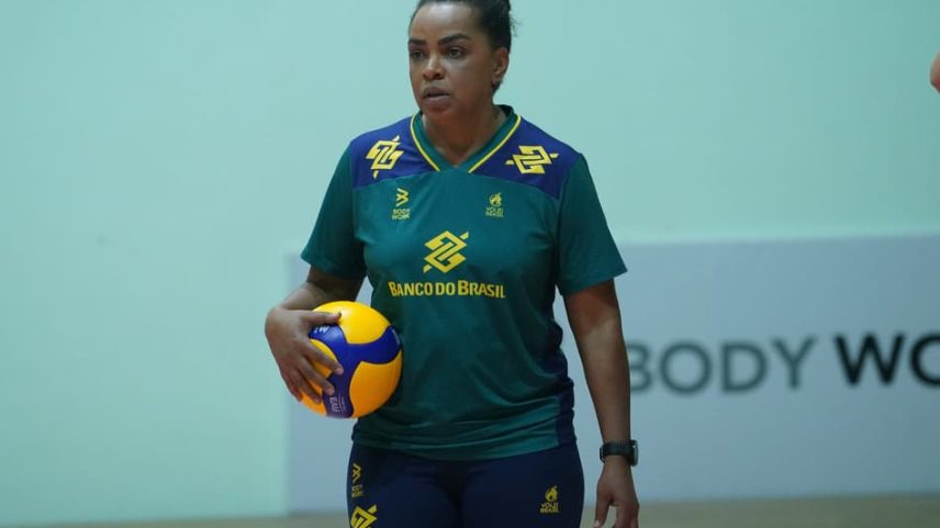 Fofão foi treinadora da Seleção sub-17 entre 2023 e 2024 (Foto: Divulgação/CBV)