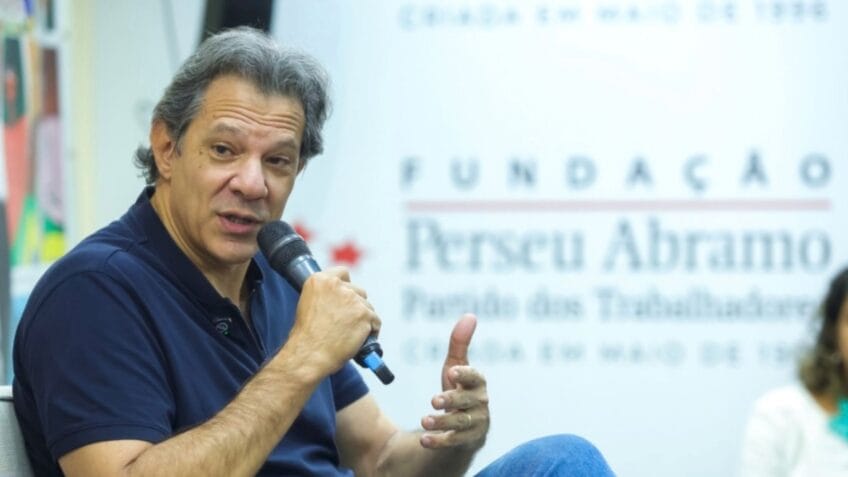 Haddad afirma que a extrema-direita domina o debate público