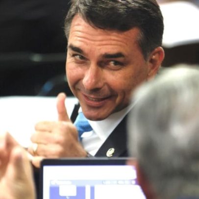 Moraes suspende Lei da Dosimetria, afirma Flávio