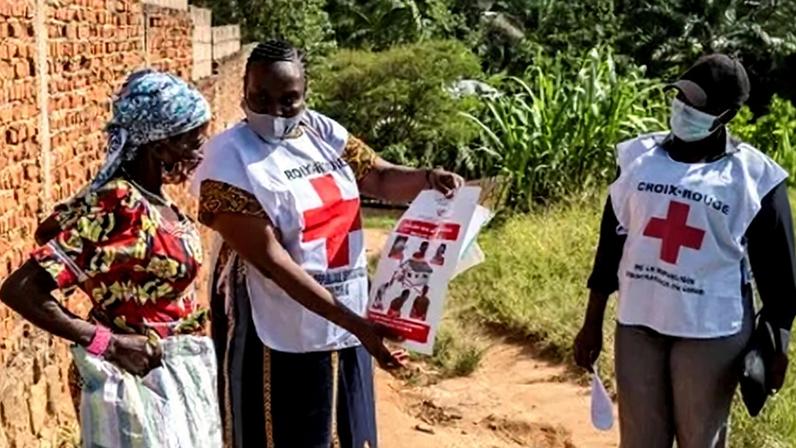 Funcionários da Cruz Vermelha buscam aumentar conscientização sobre Ebola em Bunia, República Democrática do Congo 25 de maio de 2026 REUTERS/Stringer