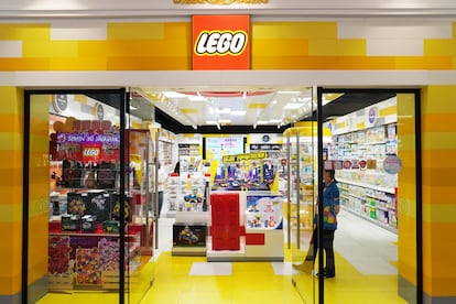Bilionário dinamarquês lucra com empresa comprada dos donos da Lego