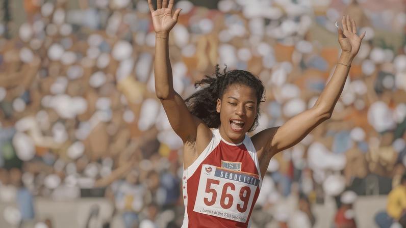 A americana Florence Griffith Joyner, campeã olímpica em 1988, em Seul (Foto: Arquivo)
