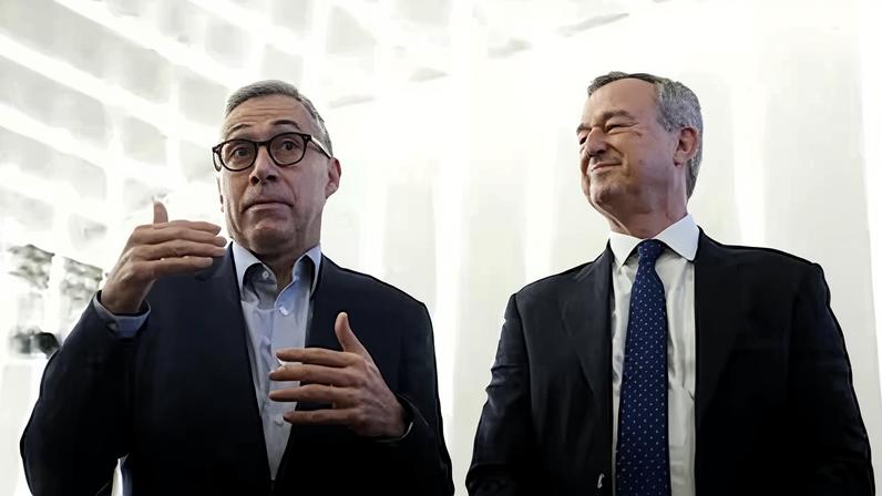 El hasta ahora CEO de Banco Sabadell, César Gónzalez-Bueno, y su sucesor en el puesto, Marc Armengol.