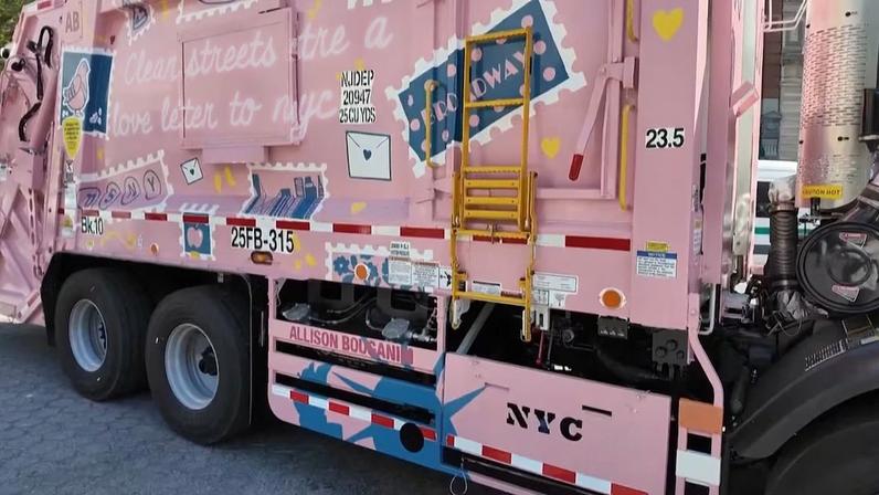 Caminhões de lixo viram obras de arte nas ruas de Nova York