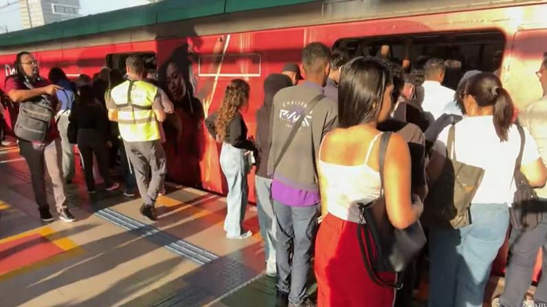 Funcionário eletrocutado e porta aberta com trem andando: MP apura novas falhas da ViaMobilidade