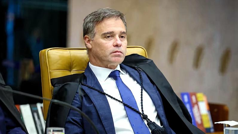 André Mendonça está preocupado com vazamento de conversas