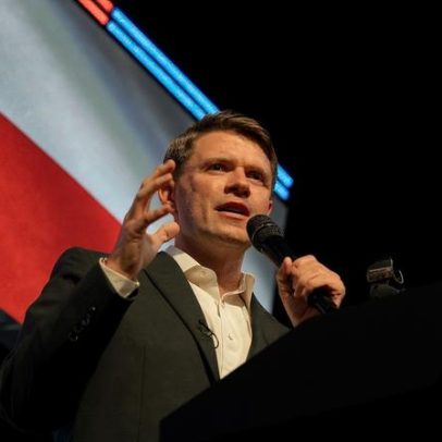 Ataques do GOP a James Talarico baseados em discurso de incel