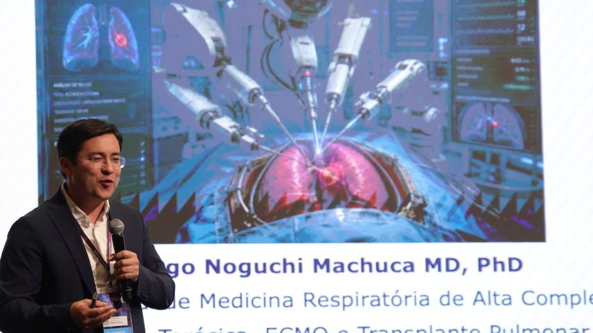 O cirurgião torácico Tiago Machuca, da Rede D'Or, apresenta os benefícios e limitações da robótica durante palestra no São Paulo Innovation Week