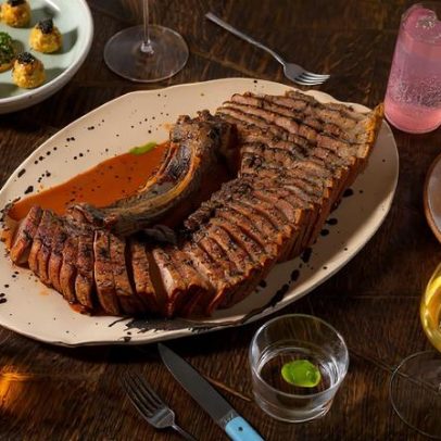 Por um dia, dezenas de restaurantes permitem que clientes definam o preço