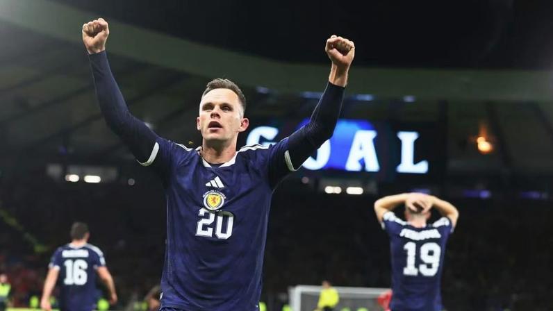 Lawrence Shankland assinou com o Rangers e estará na Copa pela seleção da Escócia