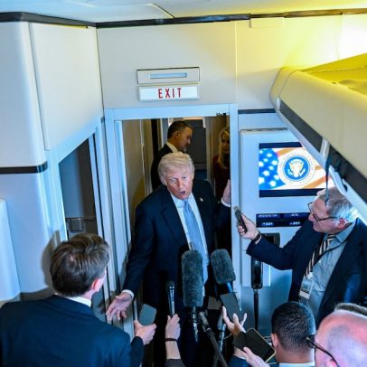 Trump chama repórter de falso e critica cobertura sobre guerra no Irã