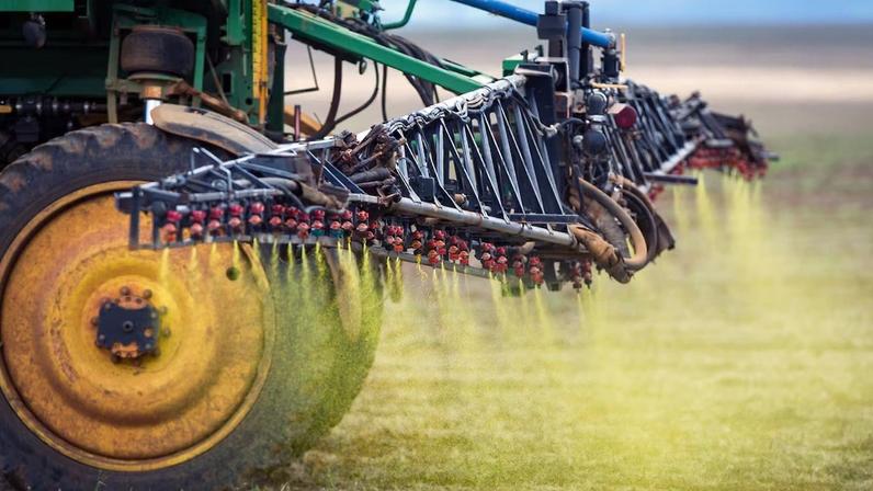 Ação judicial busca barrar produtos com glifosato no Brasil por potenciais riscos à saúde