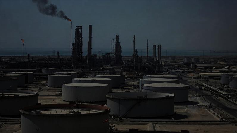 Refinaria de petróleo da estatal Saudi Aramco, em Ras Tanura, na Arábia Saudita: país é alvo de ataques do Irã