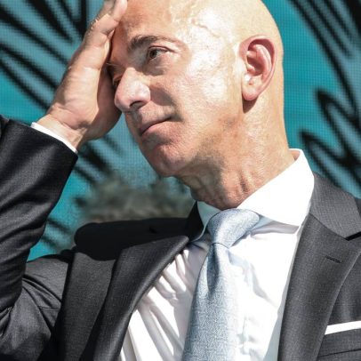 Jeff Bezos quer se desfazer de megaiate de luxo