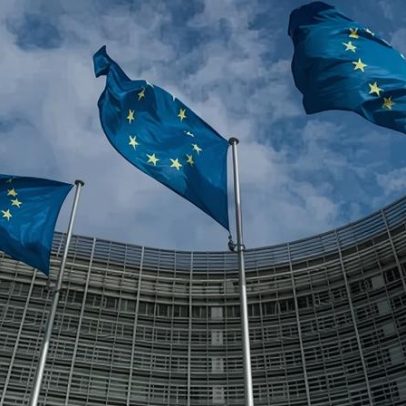 Zona do euro: superávit comercial ajustado cai a 3,5 bilhões em março