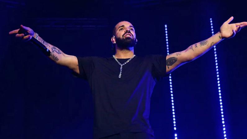 Drake viria ao país para encerrar o Lollapalooza, como headliner da noite de domingo, mas cancelou o show em cima da hora