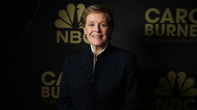 Atriz Julie Andrews faz rara aparição em vídeo