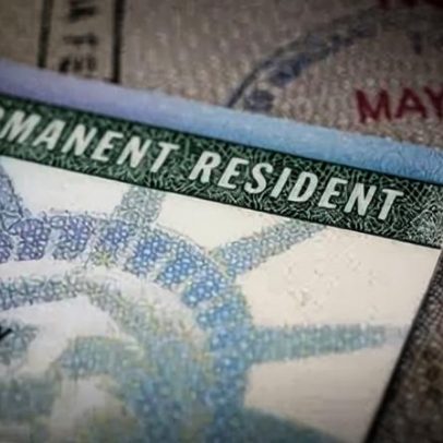 Governo Trump exige saída temporária de estrangeiros para solicitar green card
