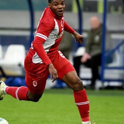 Ex-promessa do futebol inglês morre aos 21 anos na Nigéria