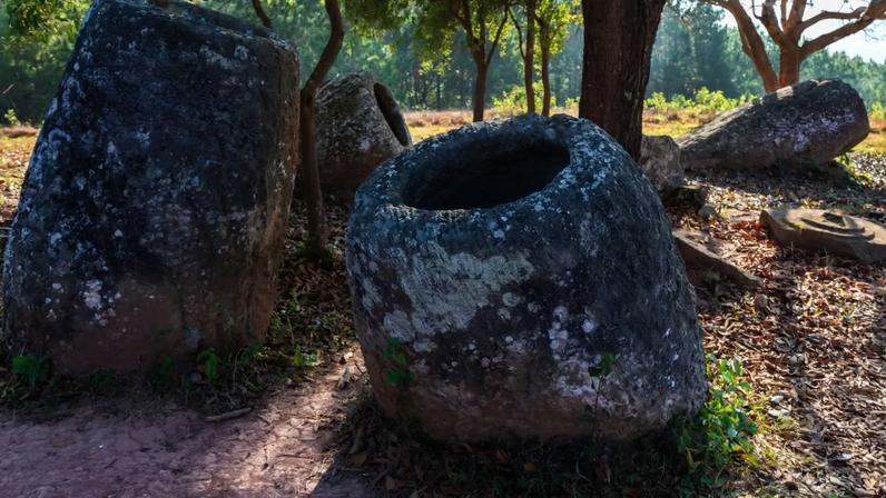 A região de Laos com os jarros já é um sítio arqueológico proeminente