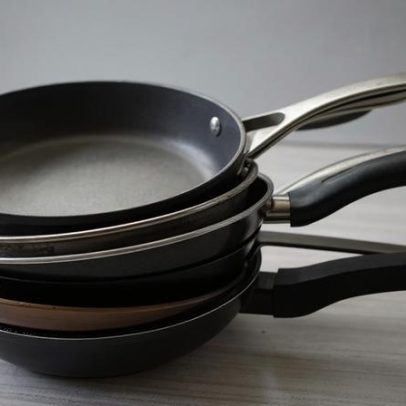 Indústria de utensílios de cozinha discute alegações sobre PFAS