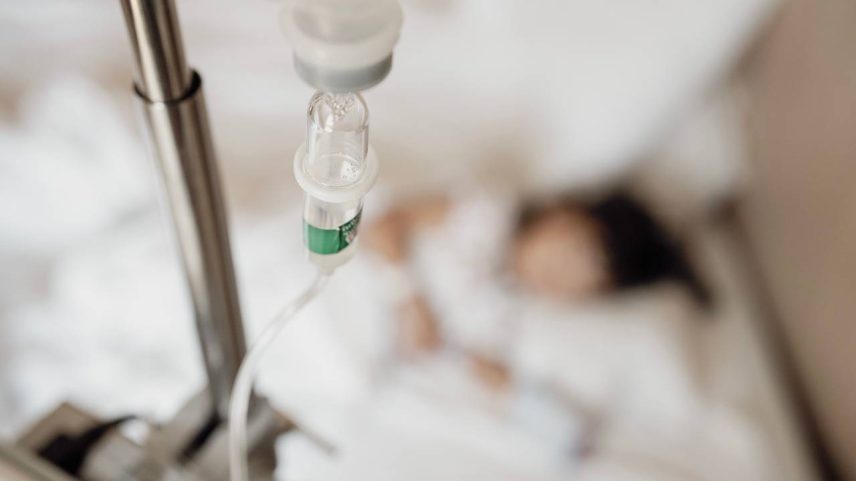 Médicos usavam documentos de outras pessoas para exercer ilegalmente a profissão (skaman306/Getty Images)