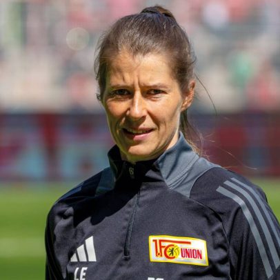 Primeira mulher a comandar time masculino na elite do futebol europeu