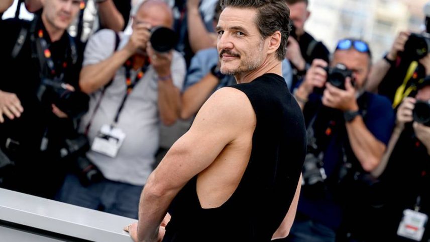 Pedro Pascal: corpo à mostra no tapete vermelho