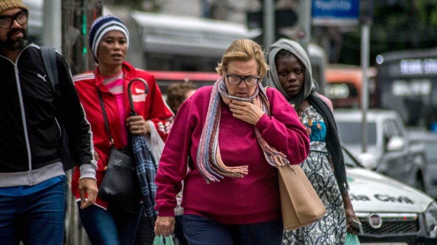 Onda de frio permanece no centro-sul do país nesta terça (Cris Faga/NurPhoto/Getty Images)