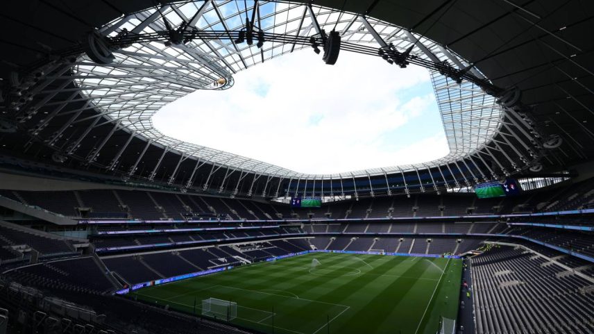 Tottenham Hotspur Stadium, em Londres, vai ser o palco da partida entre Tottenham e Leeds nesta segunda, 11 (Shaun Brooks - CameraSport/Getty Images)