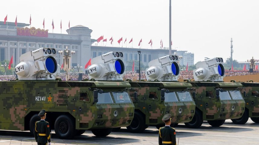 Imagem colorida mostra arma laser da China - Metrópoles