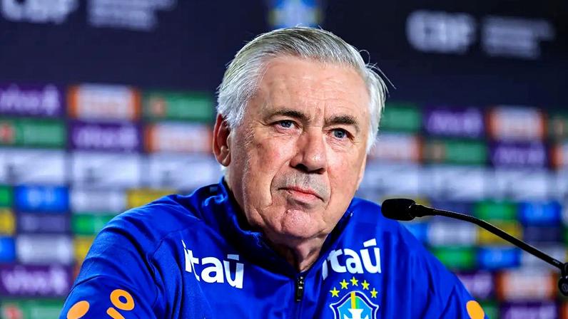 Técnico Carlo Ancelotti (Buda Mendes/Getty Images)