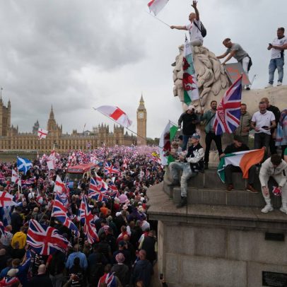 Protestos de extrema direita e pró-Palestina elevam tensões em Londres