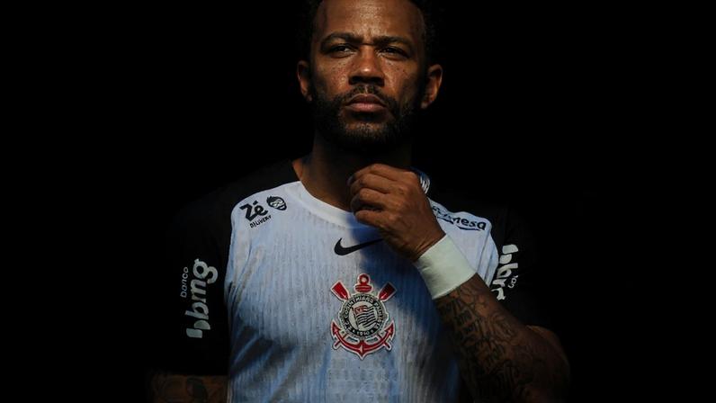 Memphis Depay em campo pelo Corinthians (Alexandre Oliveira/Sports Press Photo/Getty Images)
