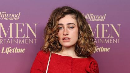 Atriz Rachel Sennott revelou atratamento contra acne