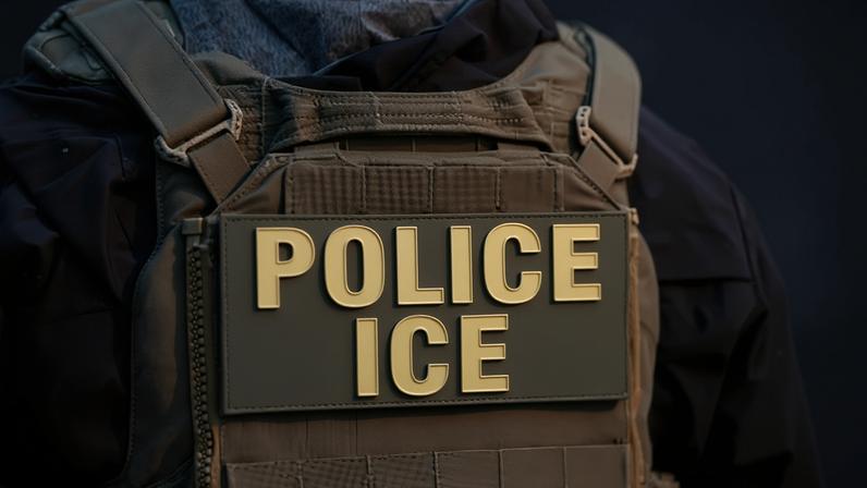 Agente do ICE (Serviço de Imigração e Controle de Alfândega dos EUA) em Minnesota, Estados Unidos, em dezembro de 2025