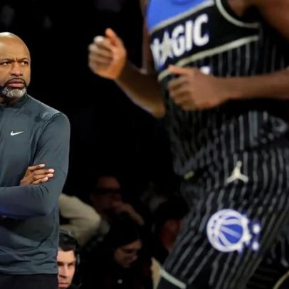 Magic demite o técnico Jamahl Mosley após derrota na 1ª rodada dos playoffs
