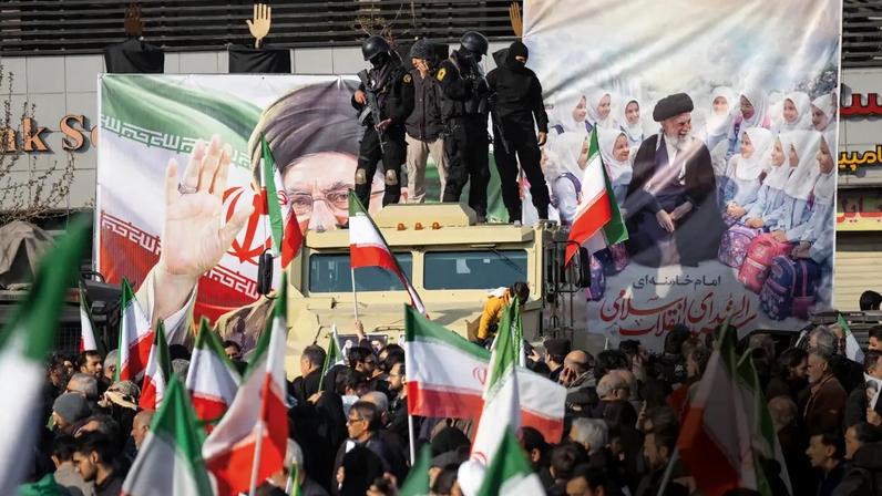 A Guarda Revolucionária Islâmica em Teerã, capital iraniana. - (Morteza Nikoubazl/Getty Images)