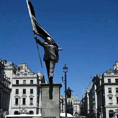 Autoridades de Londres decidem sobre estátua de Banksy instalada à noite