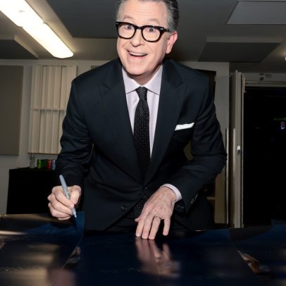 Como assistir aos episódios finais do Late Show com Stephen Colbert online