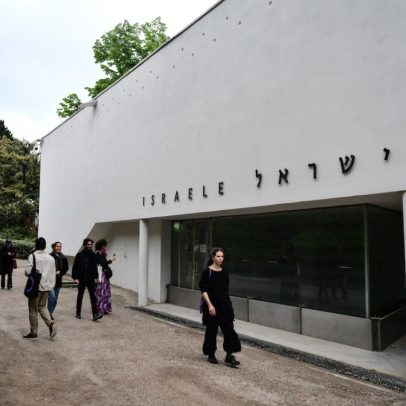 Artista israelense pressionou a Bienal de Veneza antes da renúncia do júri