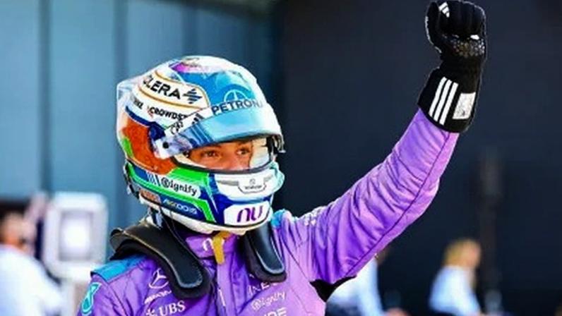 Kimi Antonelli comemorando sua pole em Miami