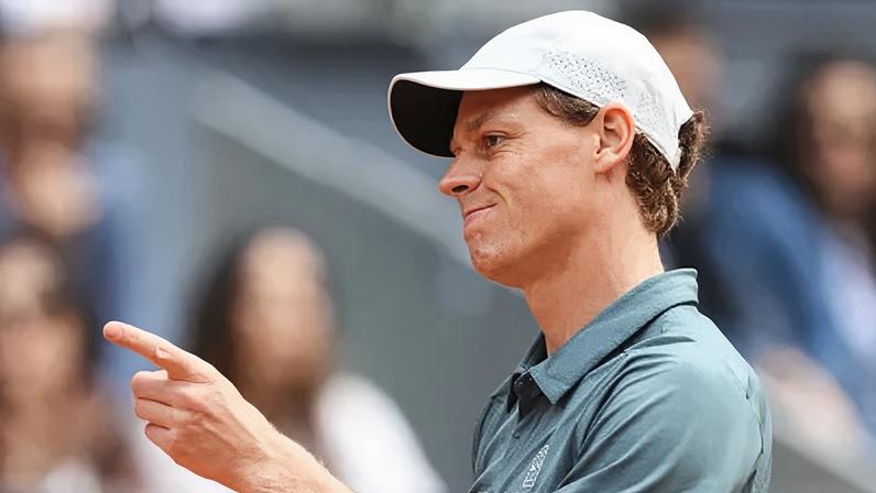 Jannik Sinner é eliminado de Roland Garros