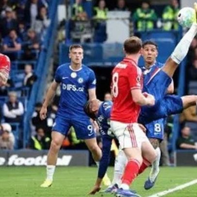 João Pedro faz golaço de bicicleta, Chelsea é derrotado pelo Forest