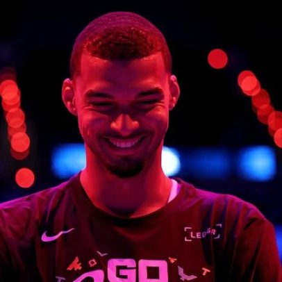 Brilho de Wembanyama nos playoffs remete ao jovem Shaq