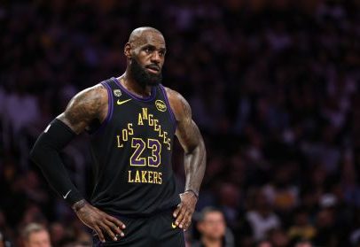 LeBron evita falar do futuro após queda do Lakers nos playoffs