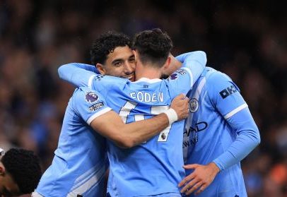 Manchester City vence o Palace e reduz para dois pontos a distância do Arsenal